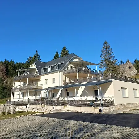 Agreable 3 Pieces Au Blanc アパート オルベ